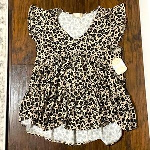 Altar’d State ruffle, tiered, leopard hi-low top!